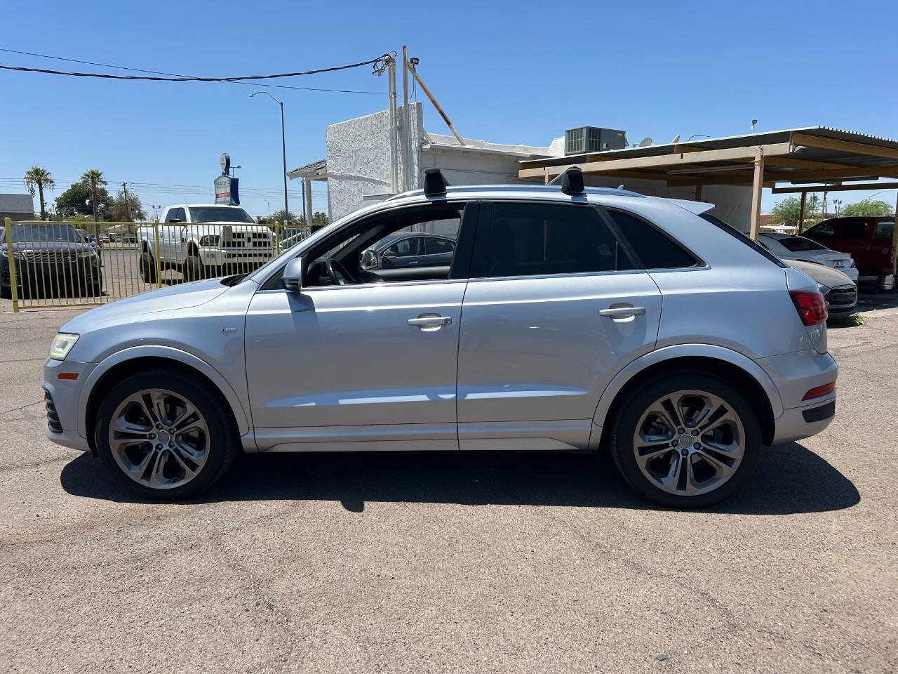 Used 2016 Audi Q3 2.0T Prestige w/ Prestige Package FWD image 5