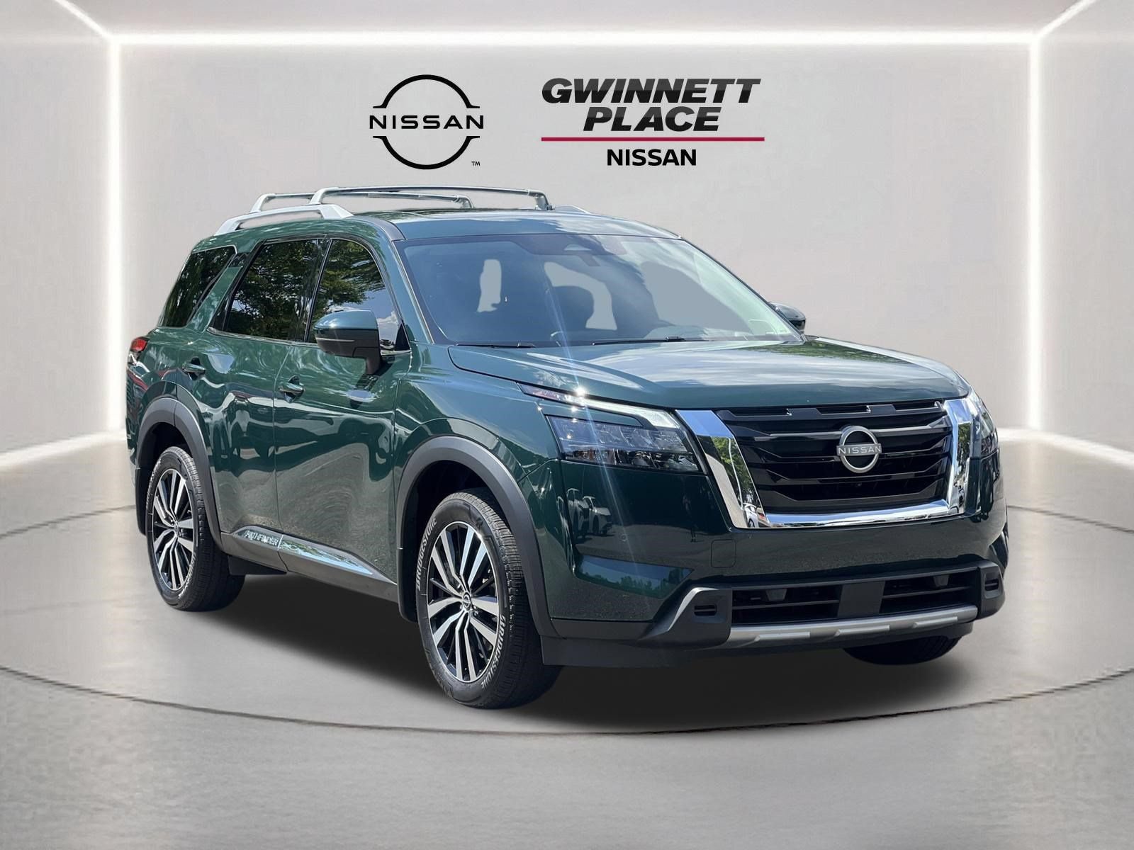 Certified 2025 Nissan Pathfinder Platinum FWD image 30
