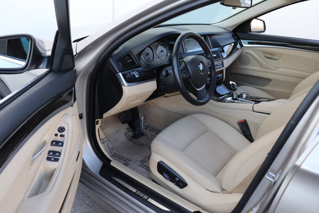 Used 2015 BMW 528i Sedan RWD image 2