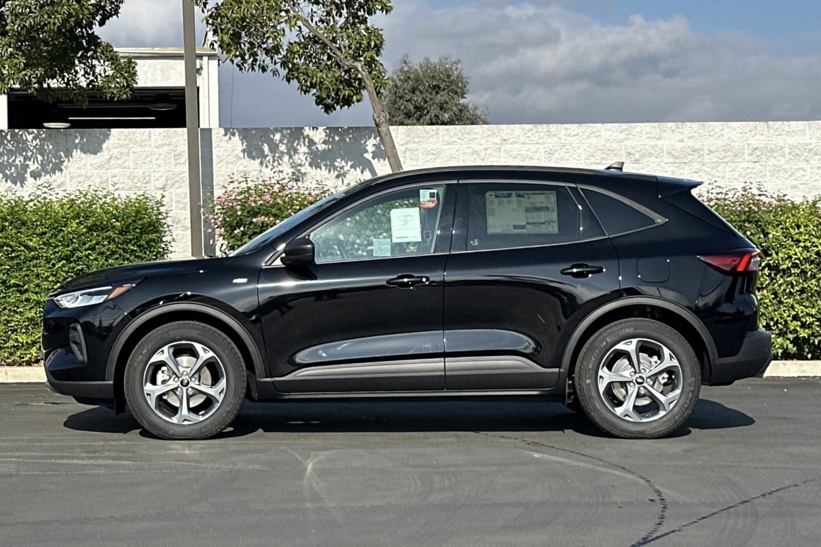 New 2025 Ford Escape ST-Line w/ Equipment Group 301A image 7