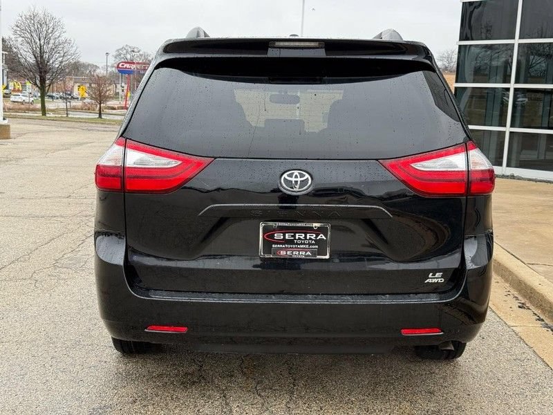 Used 2017 Toyota Sienna LE AWD/4WD image 4