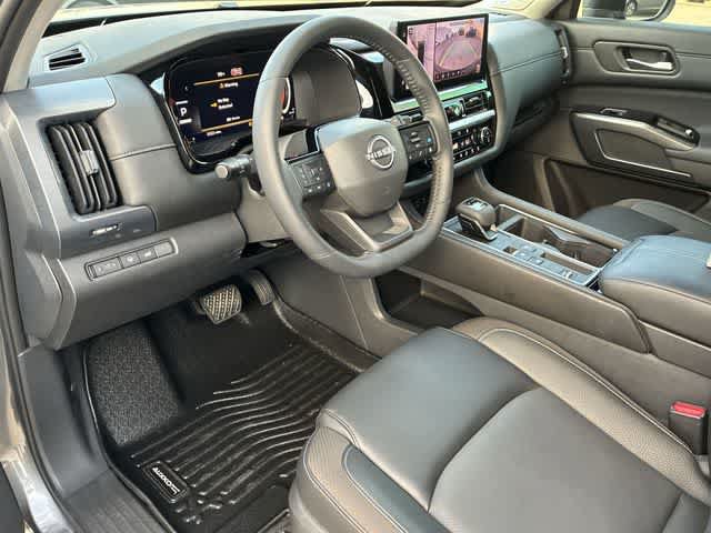 Used 2026 Nissan Pathfinder SL w/ SL Premium Package FWD image 2