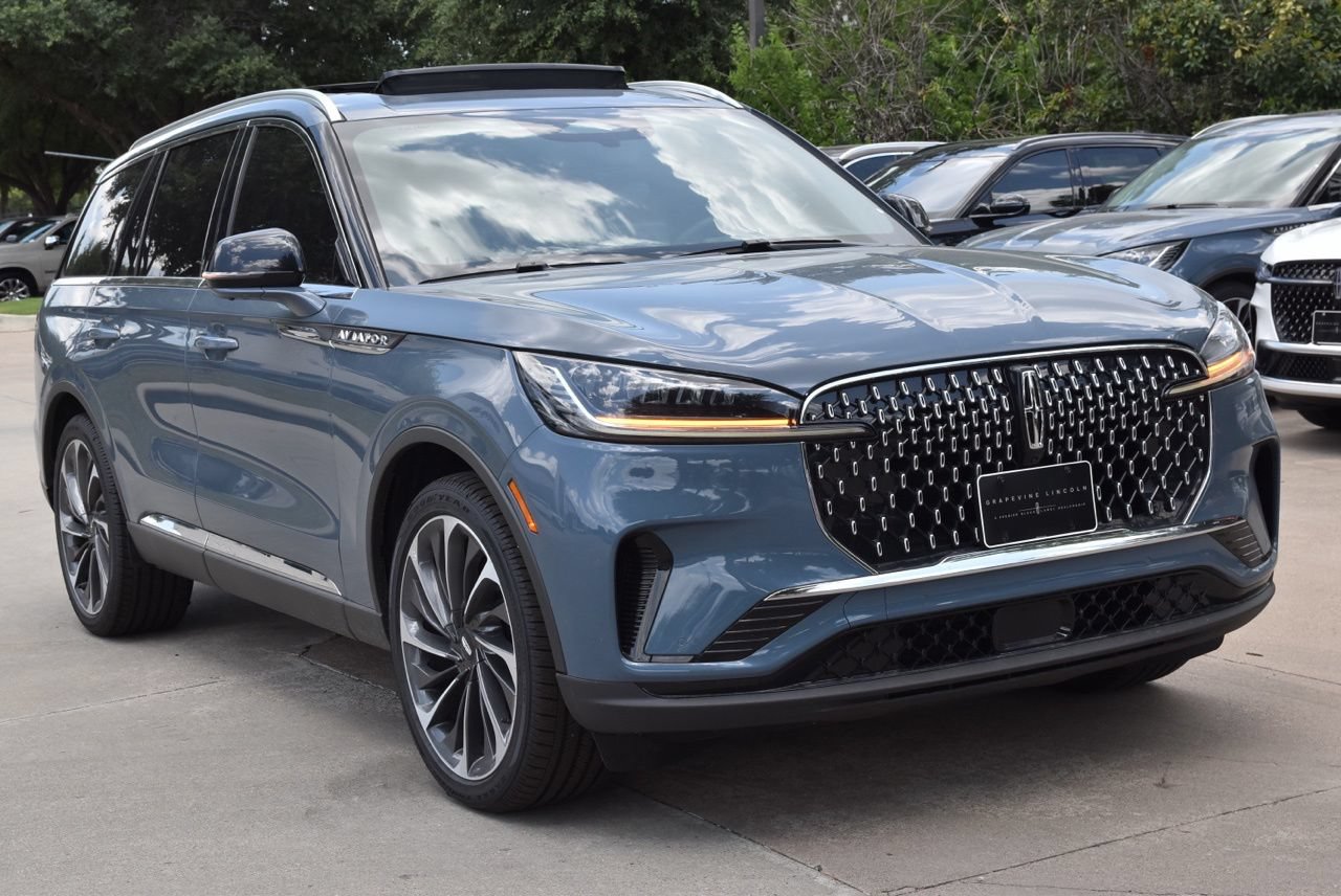 New 2026 Lincoln Aviator Reserve RWD image 3