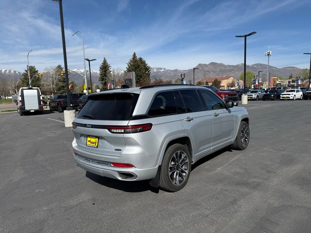 Used 2023 Jeep Grand Cherokee Overland w/ Rear Seat Video Group I AWD/4WD image 5