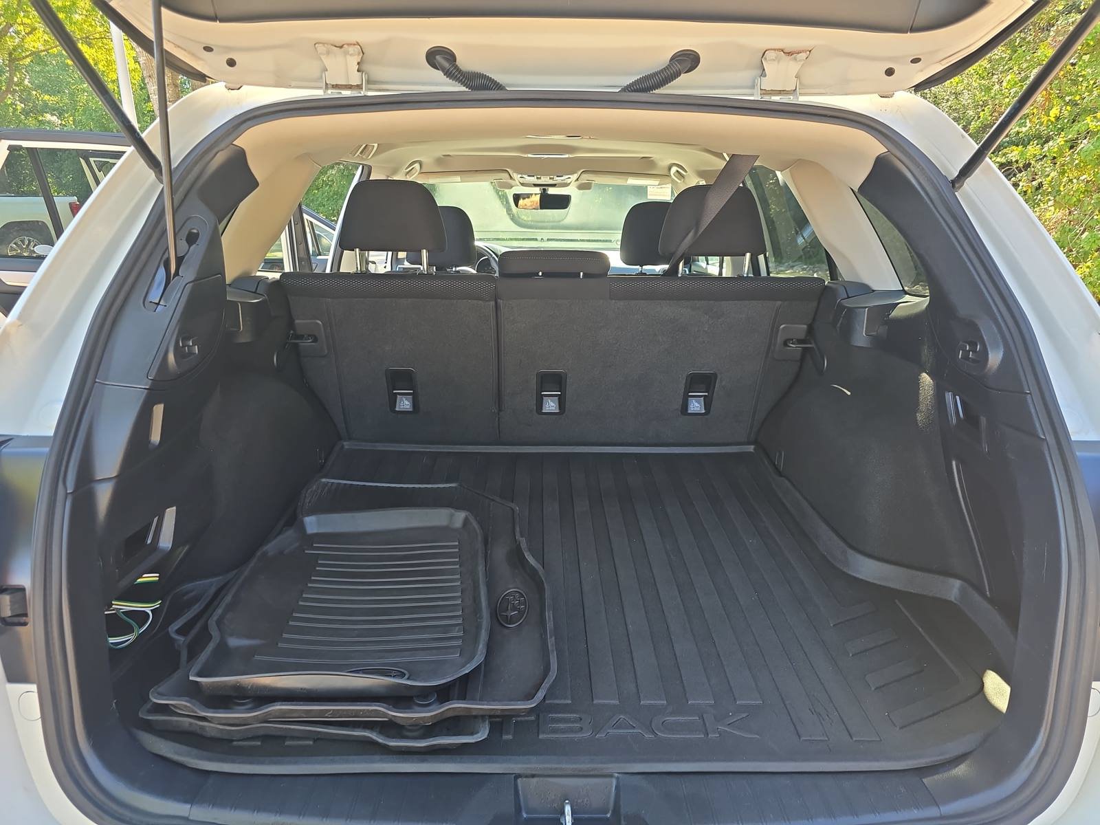 Used 2019 Subaru Outback 2.5i Premium AWD/4WD image 12