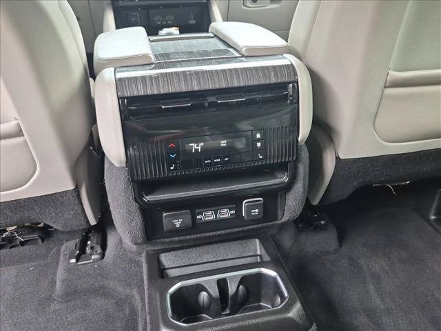 Used 2022 Jeep Wagoneer Series III w/ Premium Group I AWD/4WD image 19