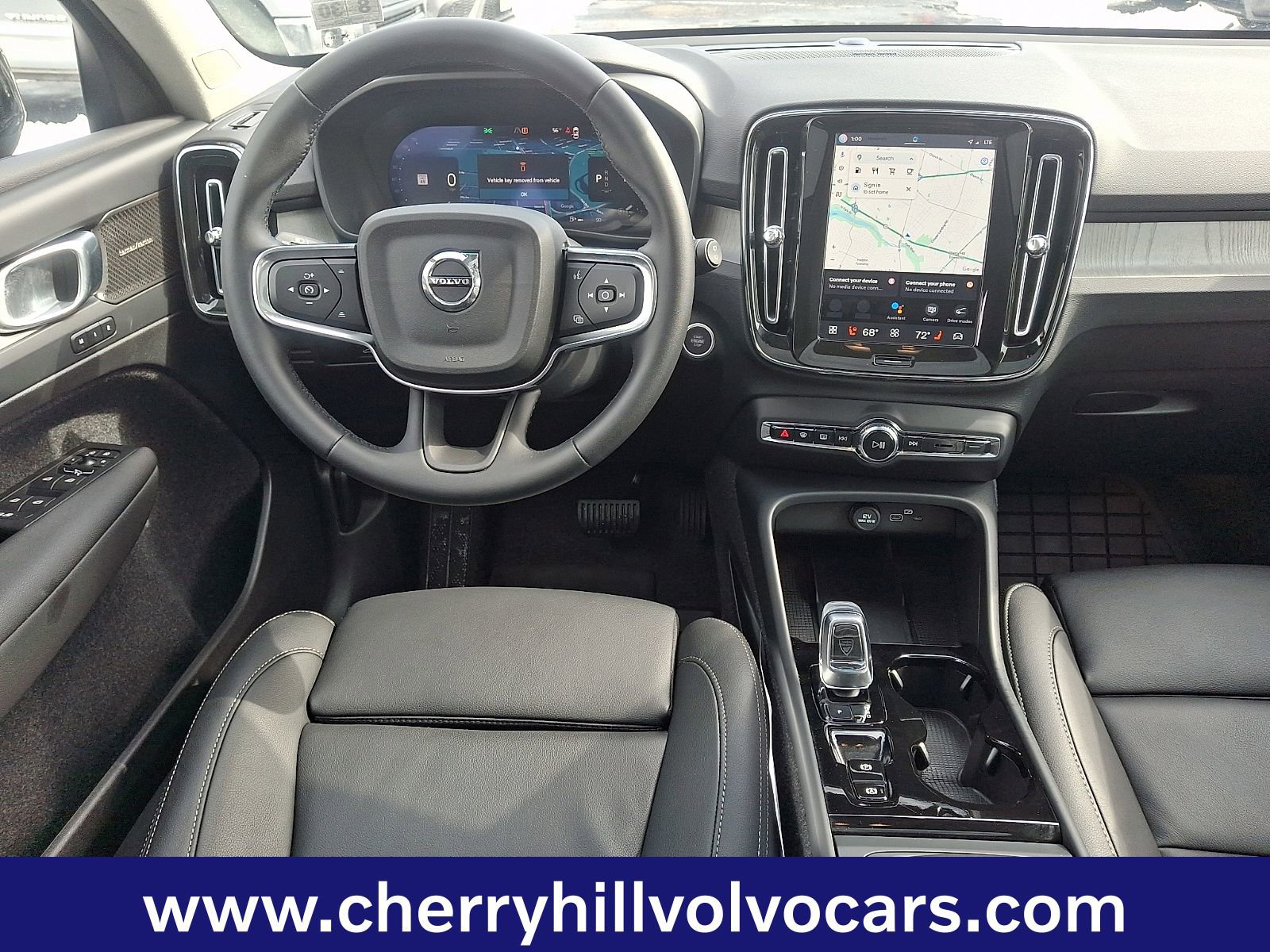 Certified 2025 Volvo XC40 B5 Ultra w/ Protection Package Premier image 12