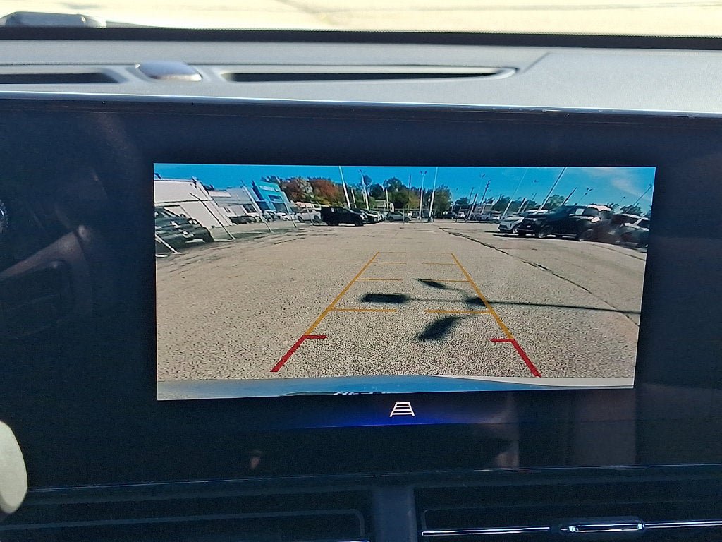 Certified 2024 Chevrolet Trax RS FWD image 18