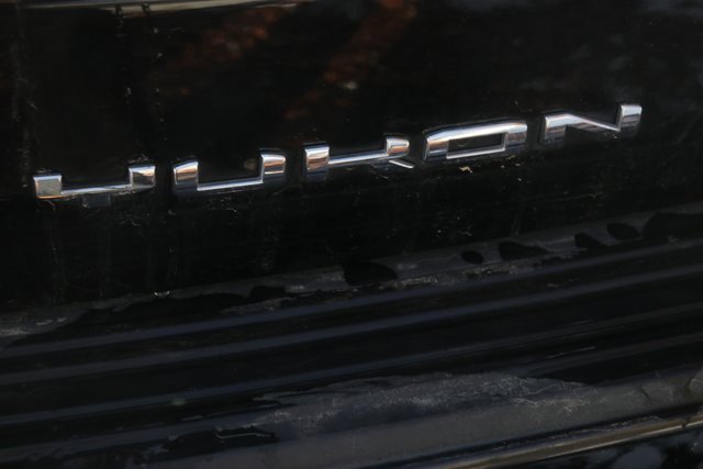 Used 2024 GMC Yukon XL Denali image 7