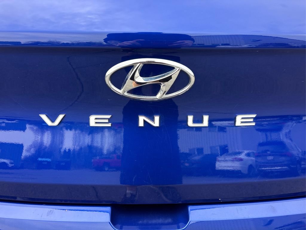 Certified 2023 Hyundai Venue Limited w/ Cargo Package image 14