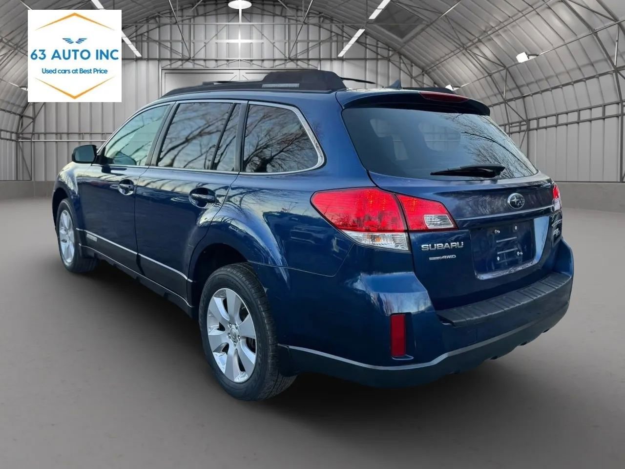 Used 2011 Subaru Outback 2.5i Limited image 3