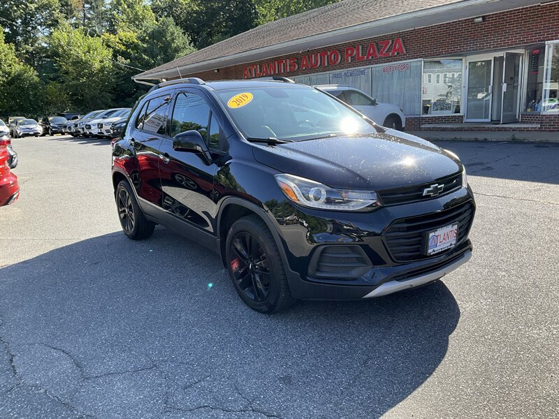 Used 2019 Chevrolet Trax LT w/ Sun & Sound Package AWD/4WD image 3