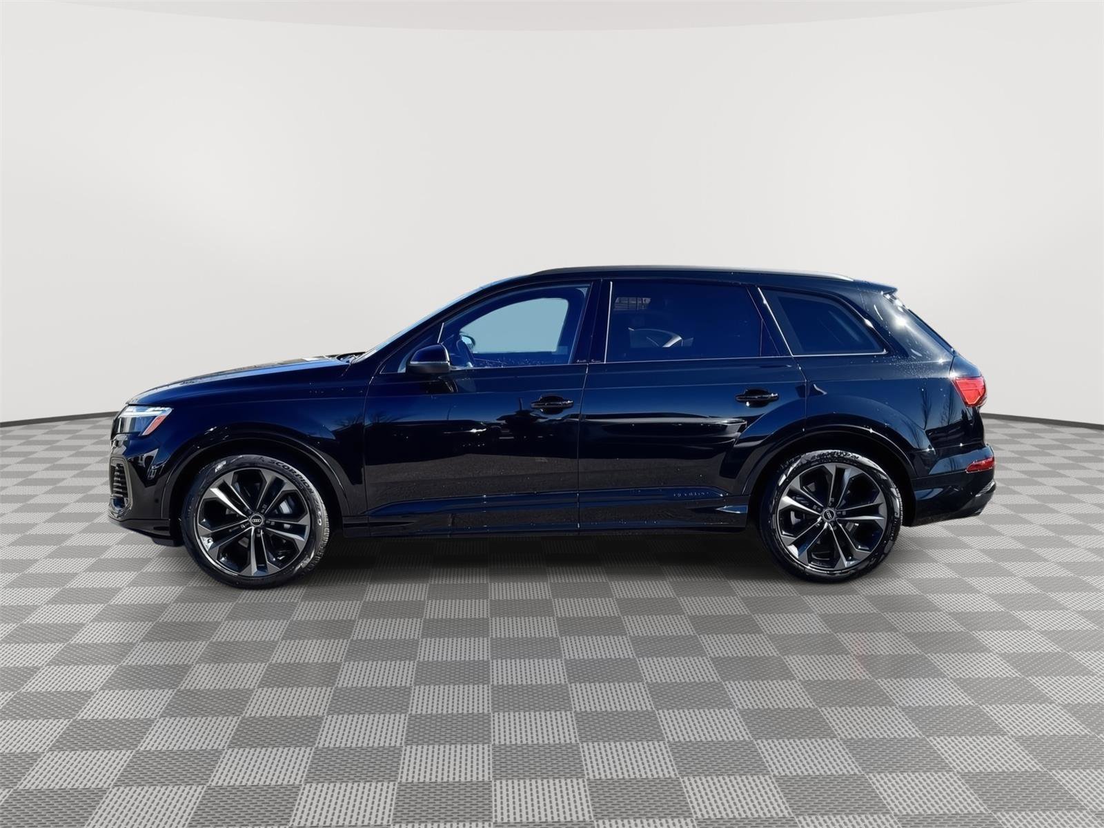 Used 2025 Audi Q7 3.0T Prestige w/ Prestige Package AWD/4WD image 8