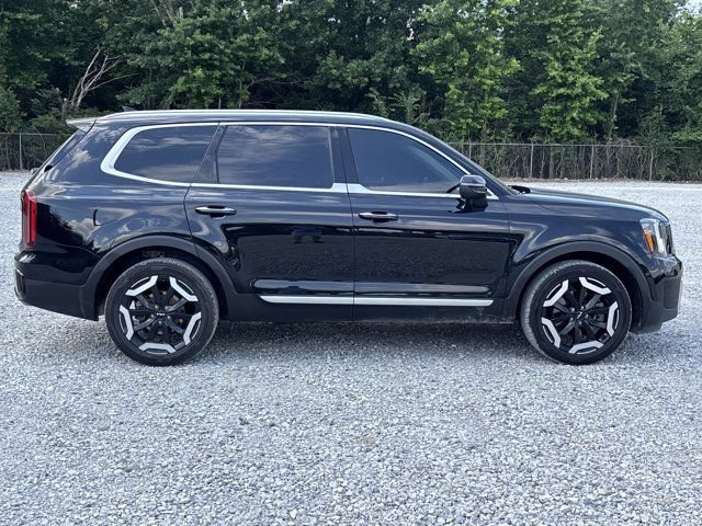 Used 2023 Kia Telluride S AWD/4WD image 2