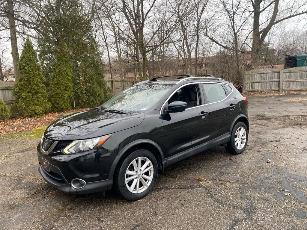 Used 2018 Nissan Rogue Sport SV w/ SV All-Weather Package AWD/4WD image 1