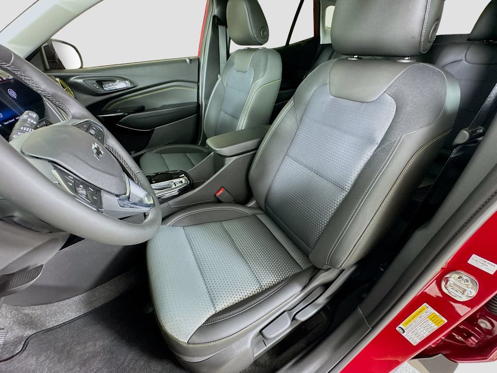 New 2026 Chevrolet Trax LT w/ Midnight Edition FWD image 12