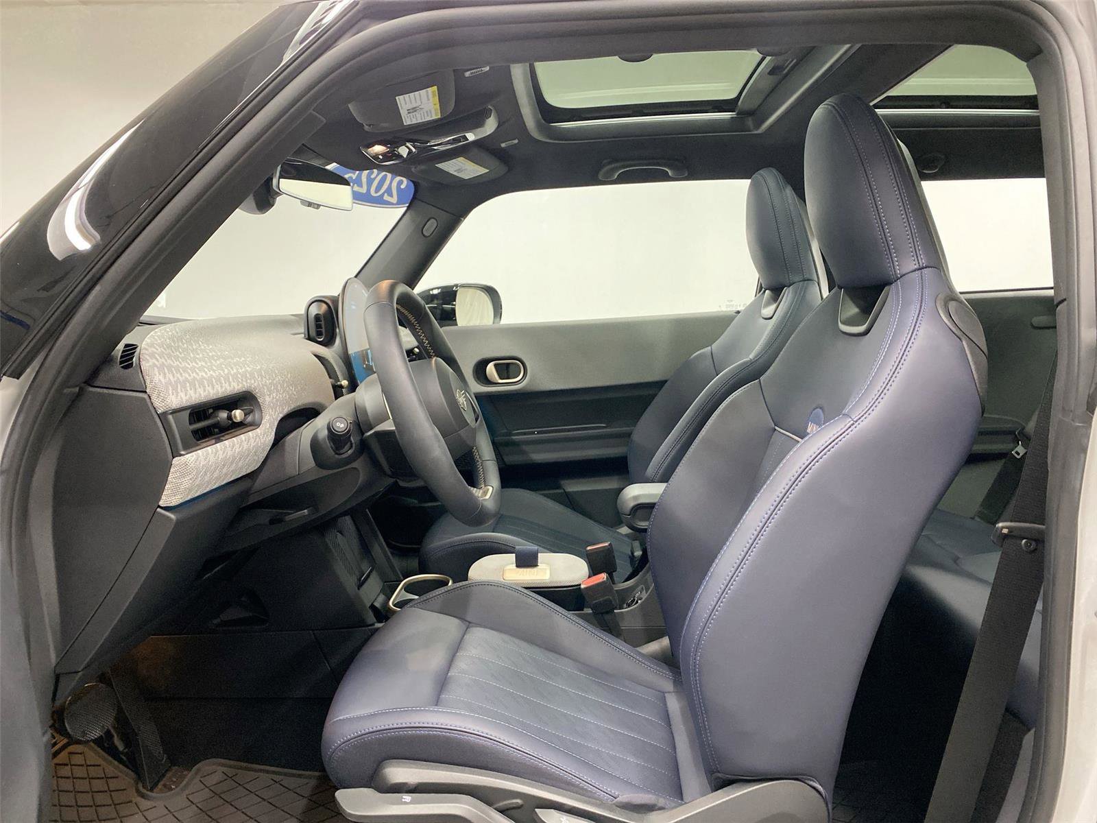 Certified 2025 MINI Cooper S image 17