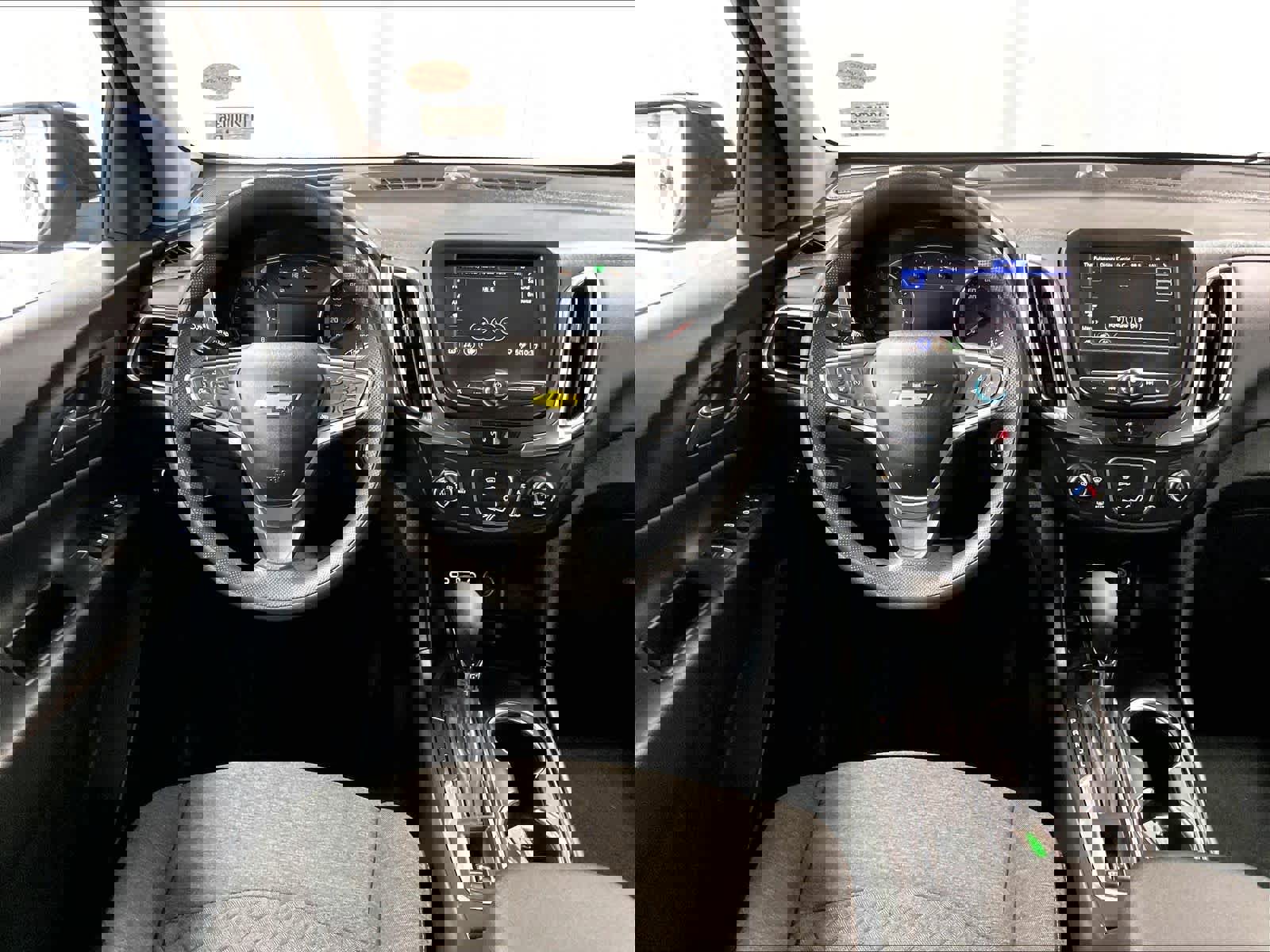 Used 2022 Chevrolet Equinox LT w/ LPO, Floor Liner Package image 17