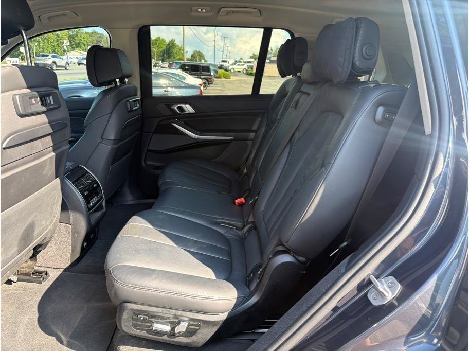 Used 2019 BMW X7 xDrive40i w/ Premium Package AWD/4WD image 13