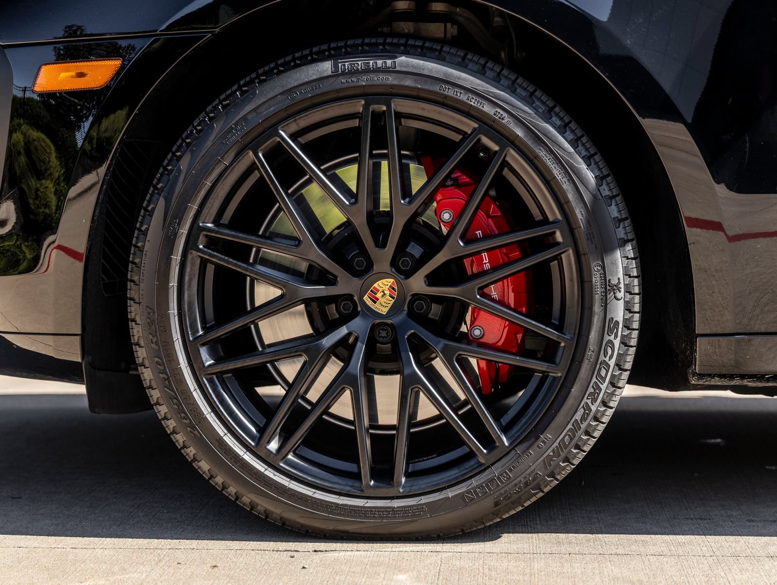 Certified 2025 Porsche Macan GTS AWD/4WD image 15