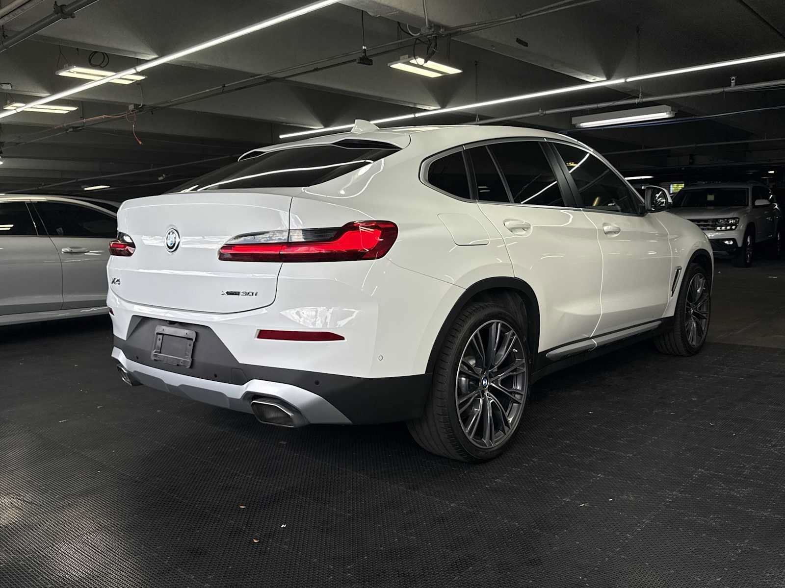 Used 2024 BMW X4 xDrive30i w/ Parking Assistance Package AWD/4WD image 8