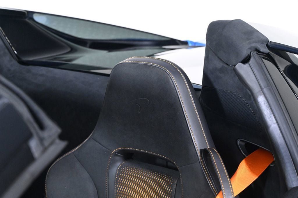 Used 2024 McLaren 750S Spider RWD image 18
