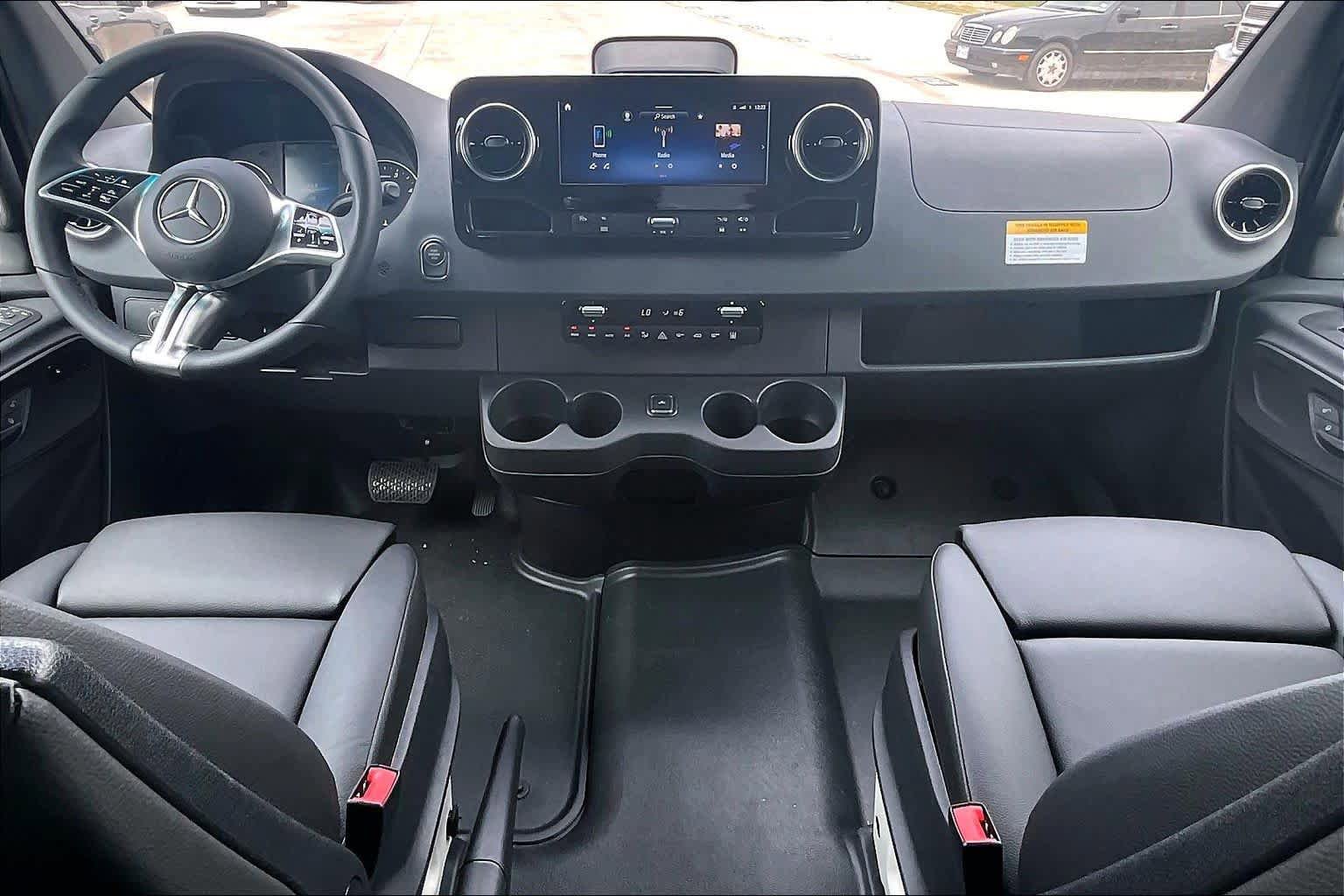 New 2025 Mercedes-Benz Sprinter 2500 image 8