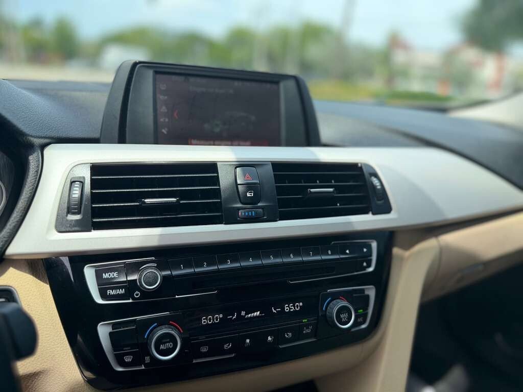 Used 2018 BMW 320i Sedan RWD image 22