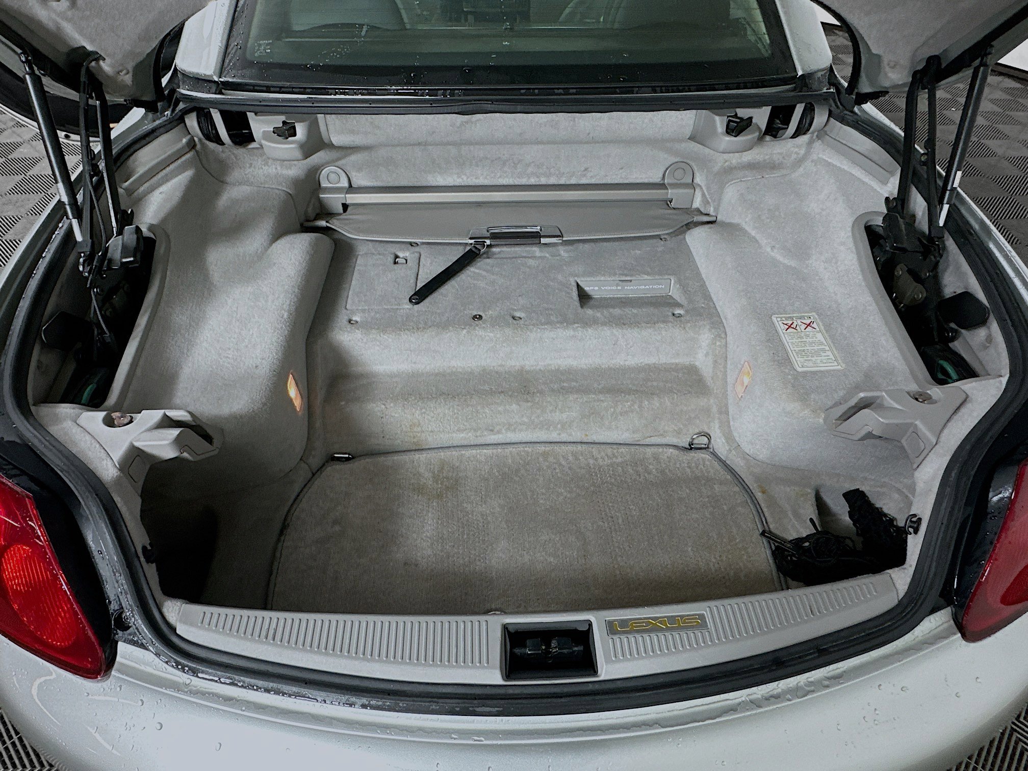 Used 2003 Lexus SC 430 Convertible image 23