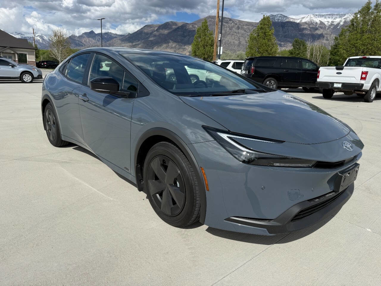 Used 2024 Toyota Prius LE image 1