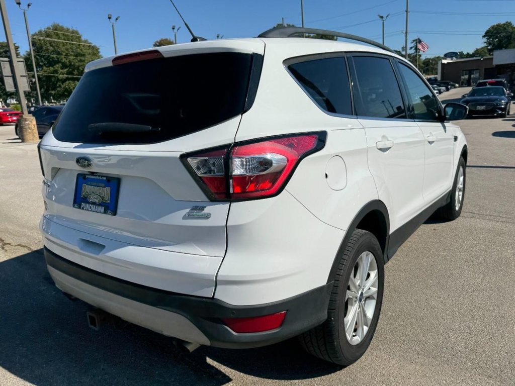 Used 2017 Ford Escape SE w/ Equipment Group 201A FWD image 3