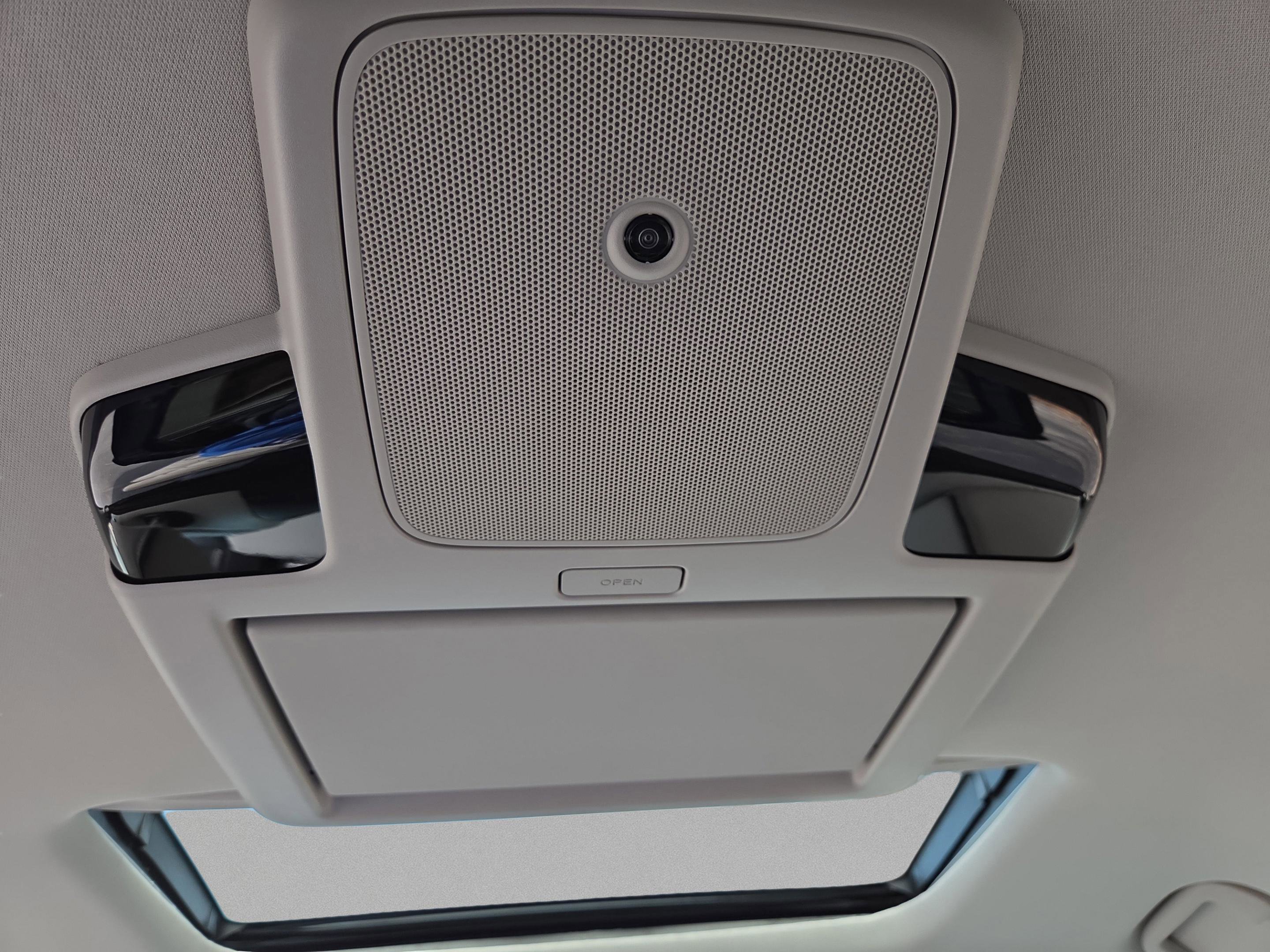 Used 2025 Honda Odyssey Elite image 38