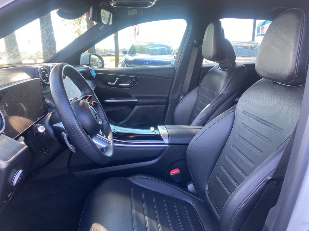 Used 2025 Mercedes-Benz GLC 350e 4MATIC image 11
