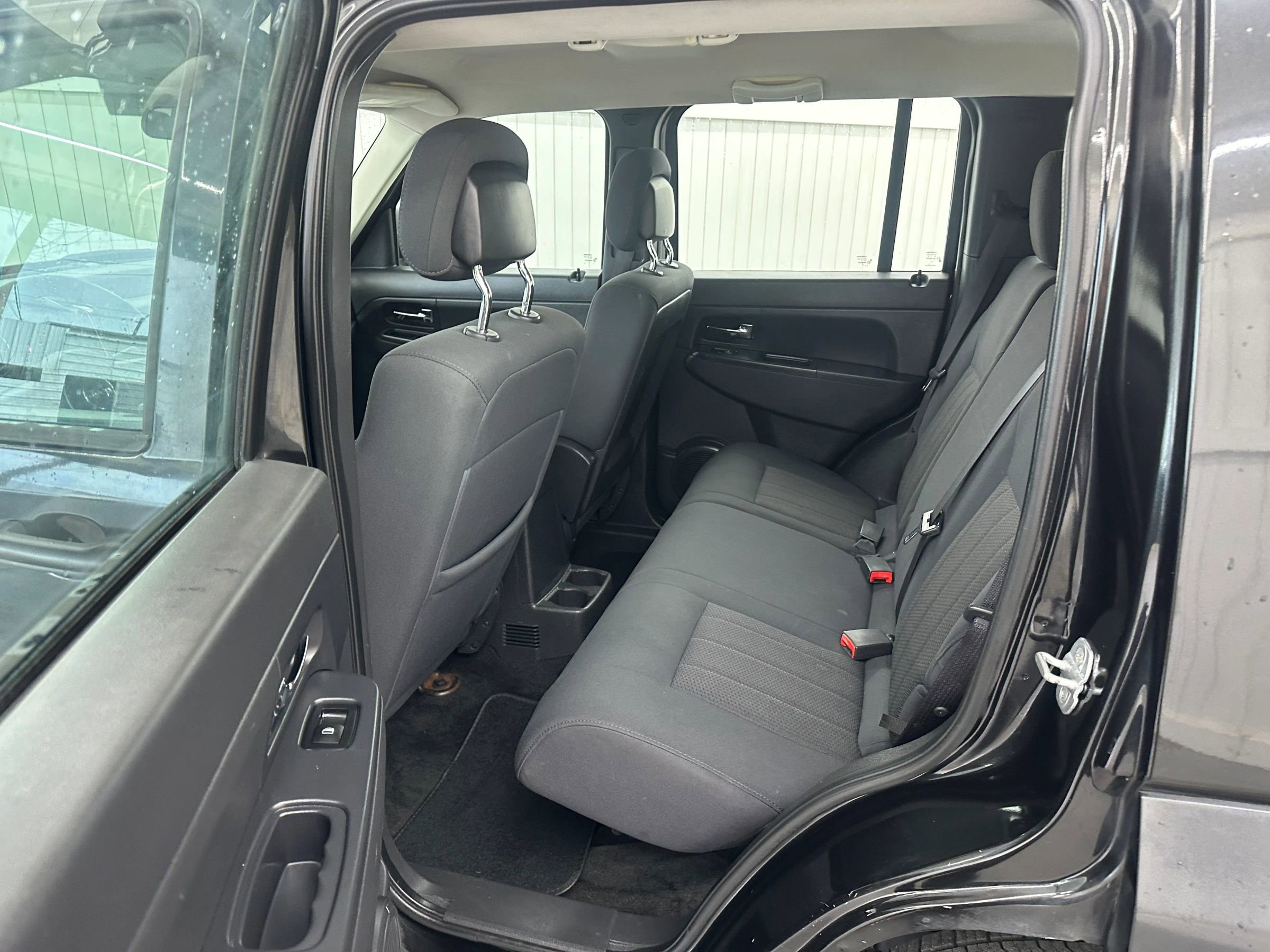 Used 2011 Jeep Liberty Sport image 13