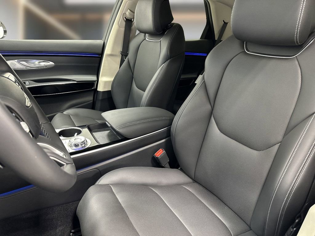 Certified 2026 Genesis GV70 2.5T AWD/4WD image 7