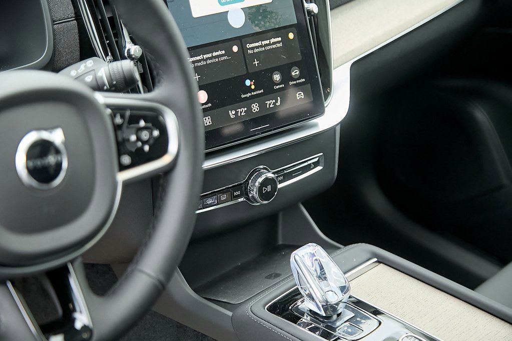 New 2025 Volvo XC90 B6 Plus w/ Protection Package Premier image 15