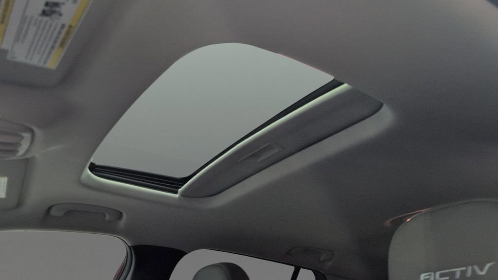 Used 2024 Chevrolet Trax ACTIV w/ Sunroof Package FWD image 15