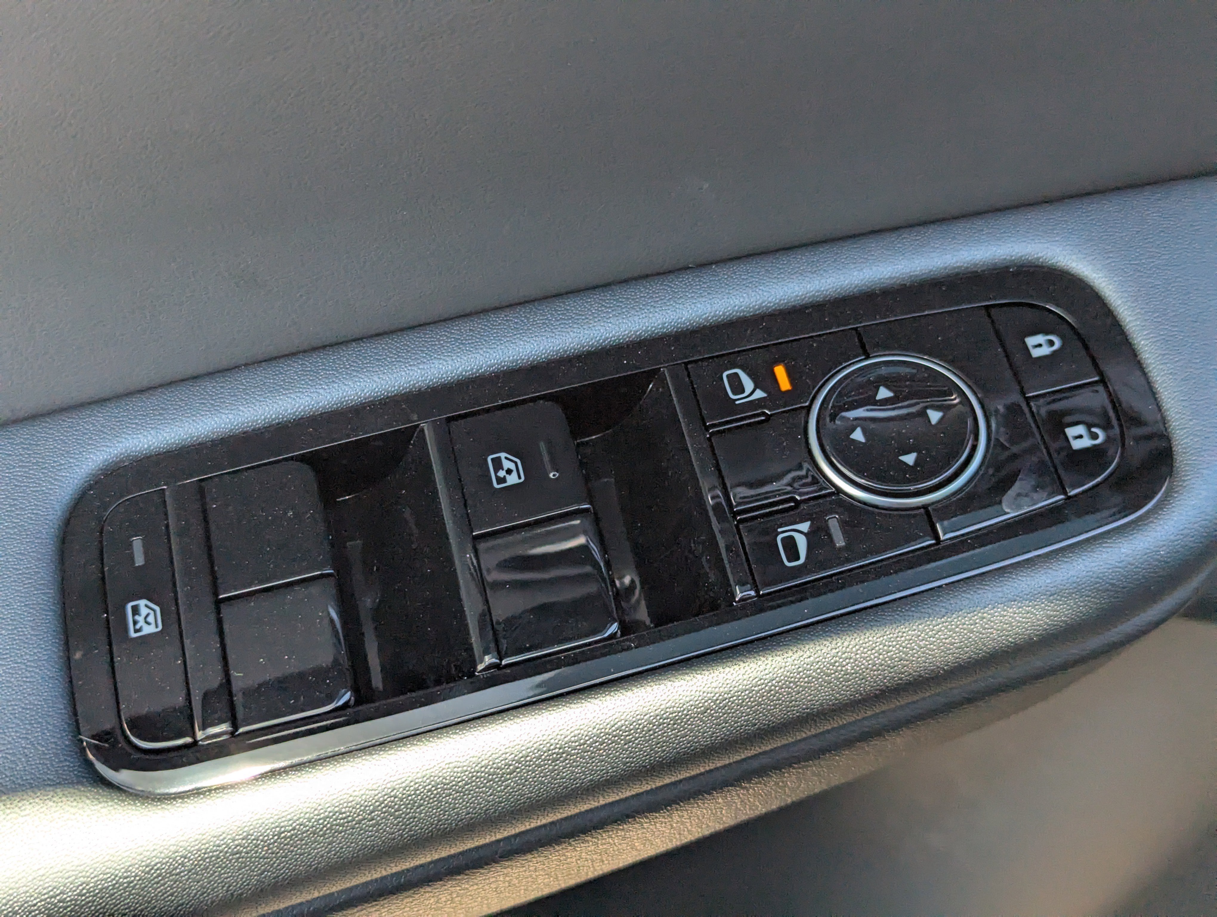 New 2026 Nissan Leaf Platinum+ w/ Cargo Package (Platinum+) image 21