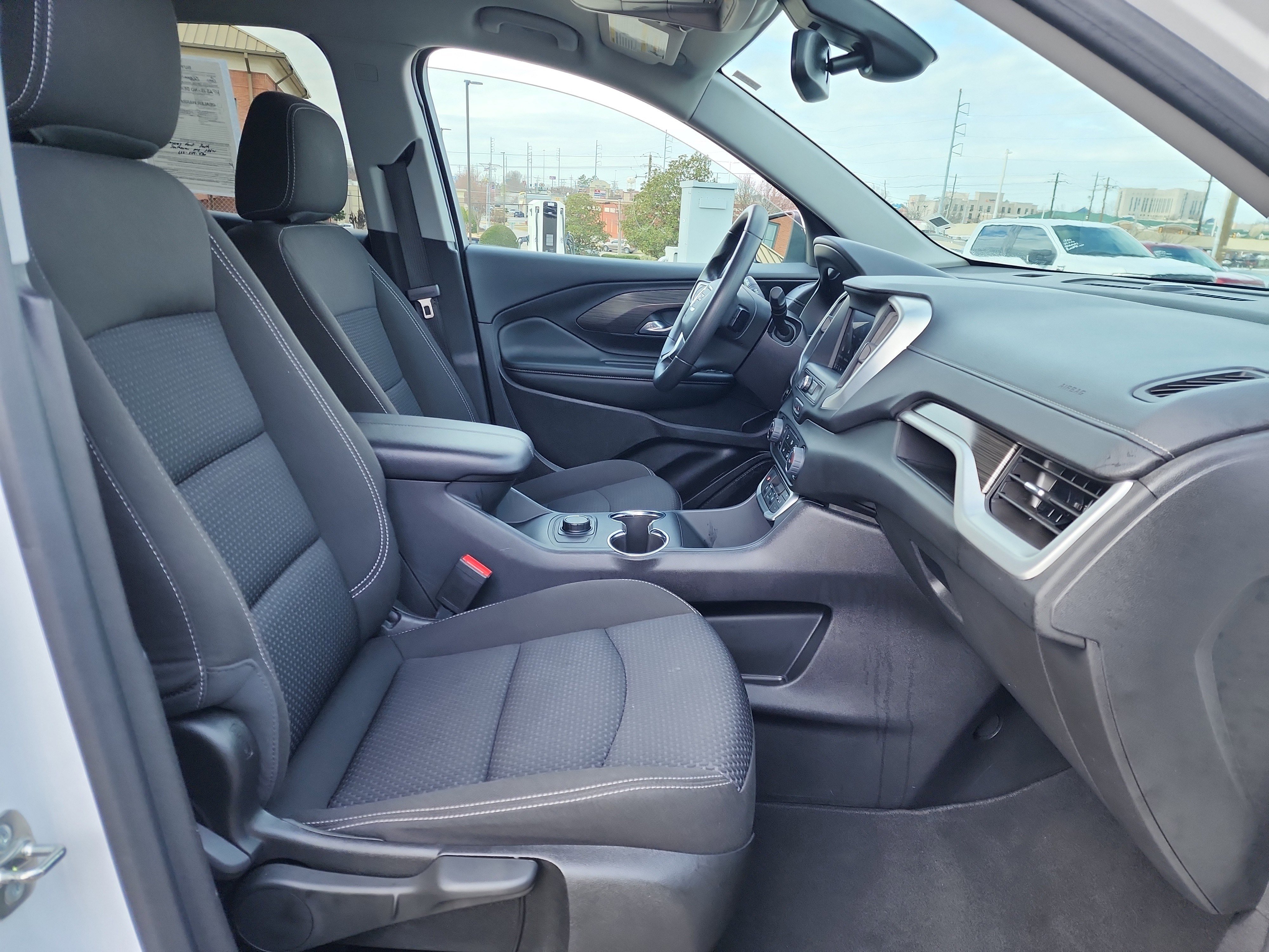 Used 2024 GMC Terrain SLE image 15