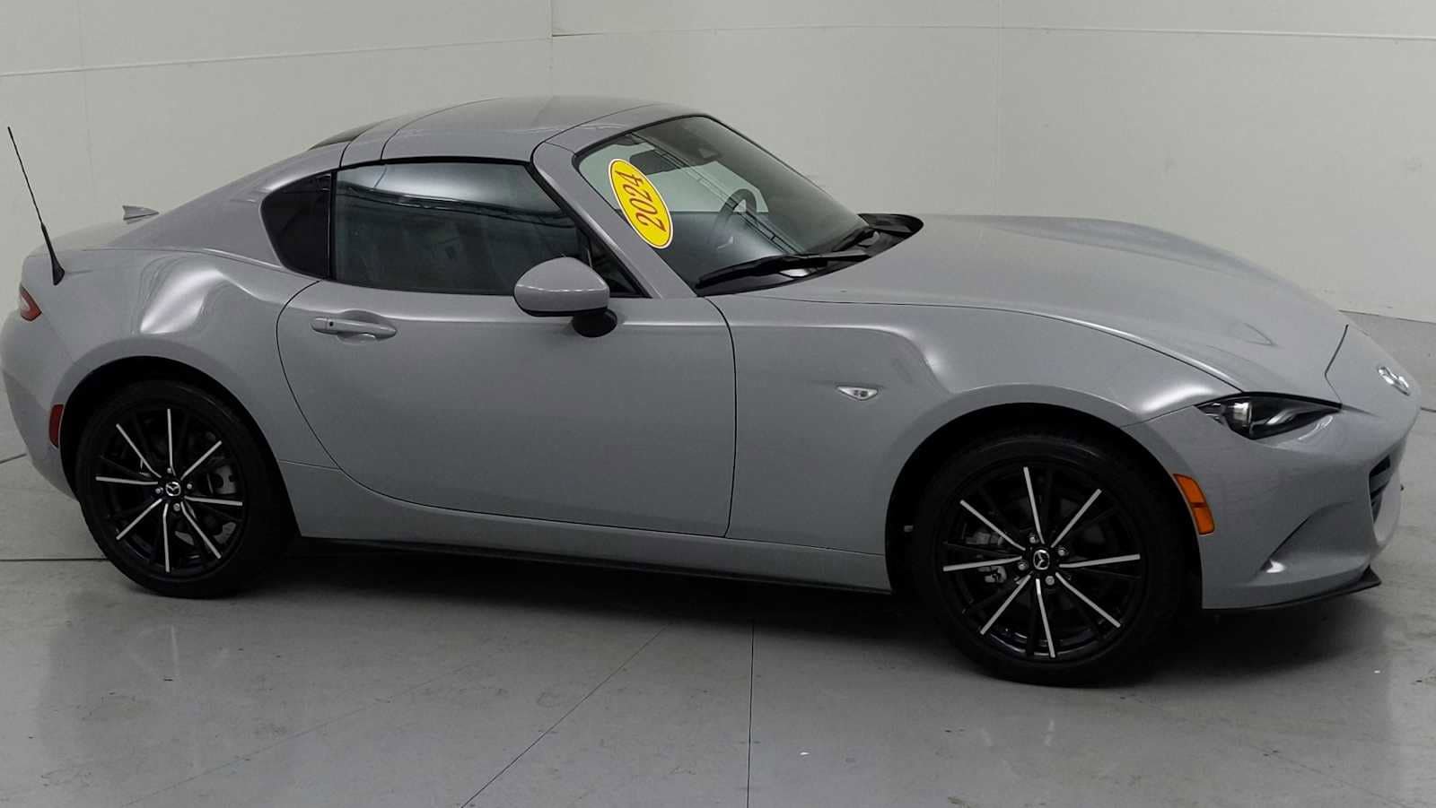 Used 2024 MAZDA MX-5 Miata RF Grand Touring RWD image 12