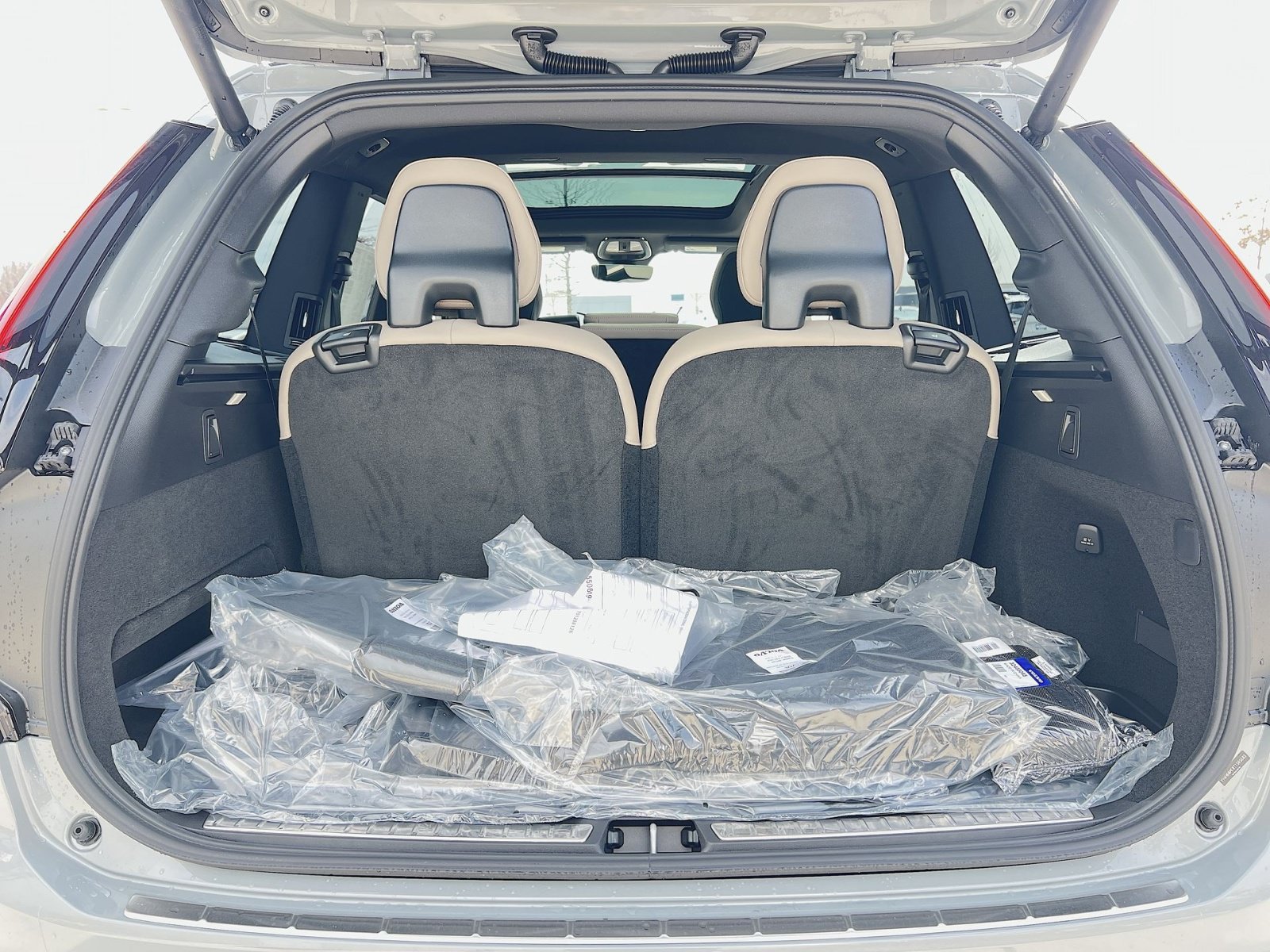 New 2026 Volvo XC90 T8 Plus w/ Protection Package Premier AWD/4WD image 35