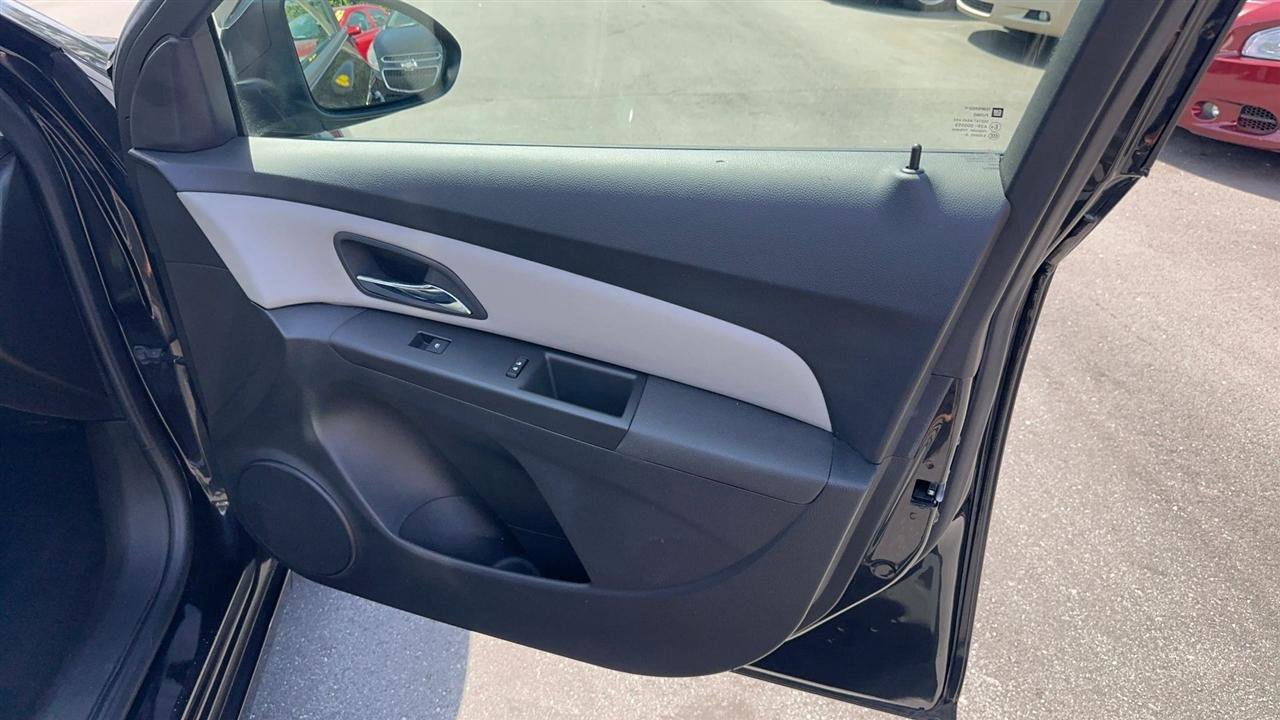 Used 2016 Chevrolet Cruze LS image 31