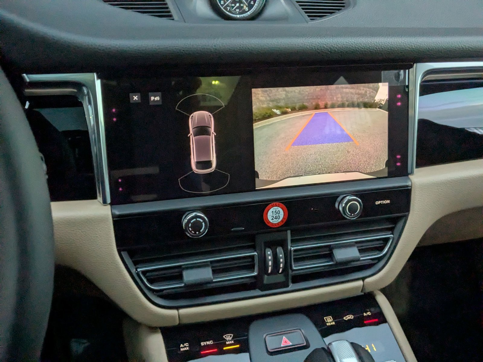 Certified 2026 Porsche Macan AWD/4WD image 19