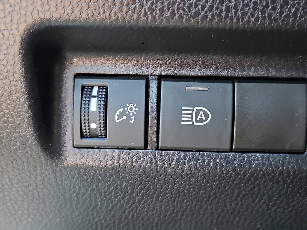Used 2019 Toyota RAV4 LE w/ All Weather Liner Package AWD/4WD image 23