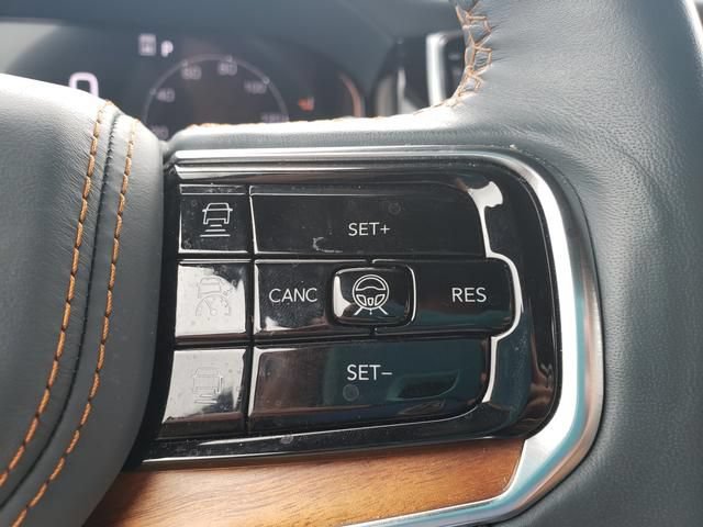 Used 2024 Jeep Grand Wagoneer Series III w/ Rear Seat Video Group 1 AWD/4WD image 30