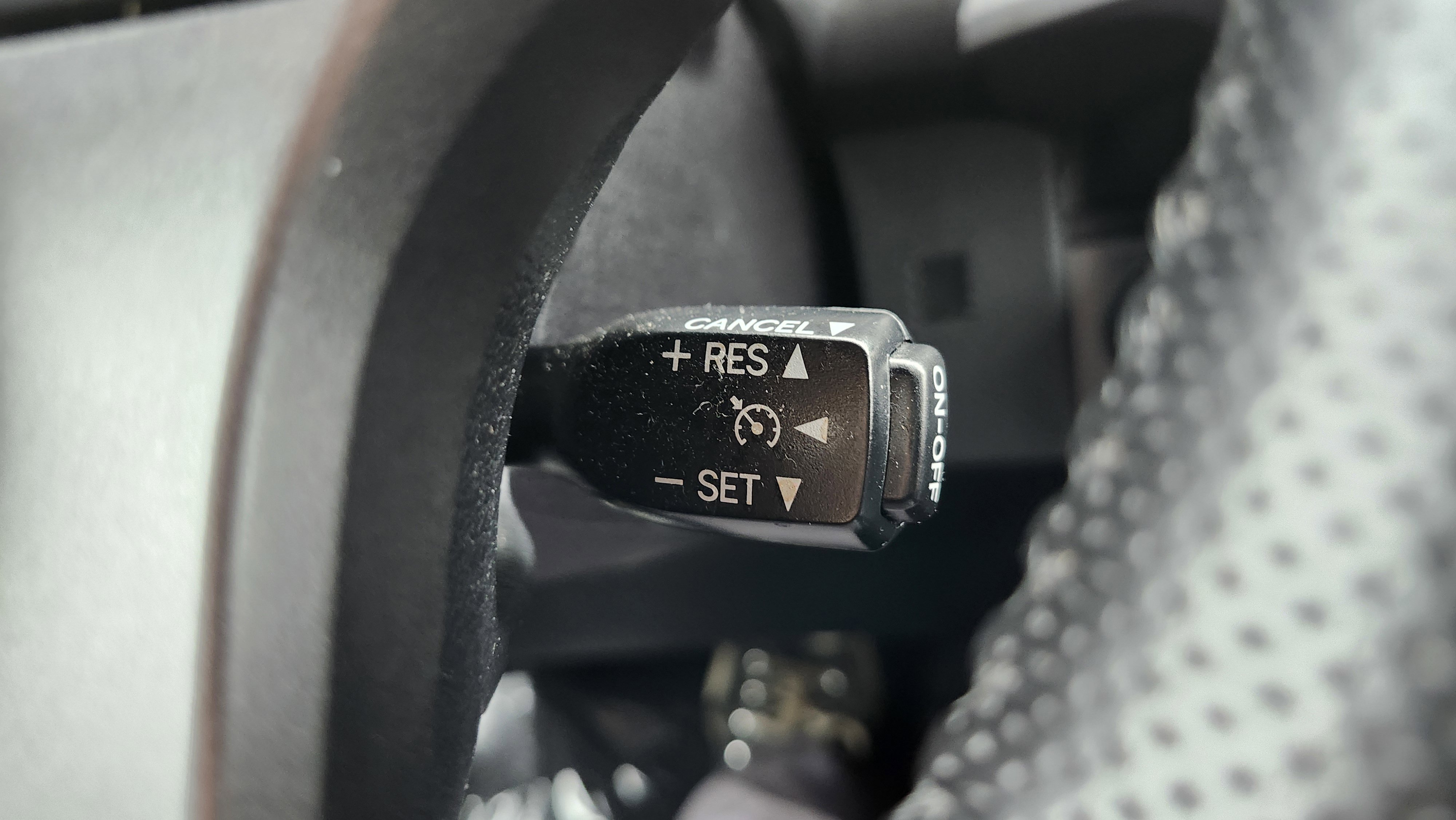 Used 2016 Toyota Tacoma TRD Sport image 32