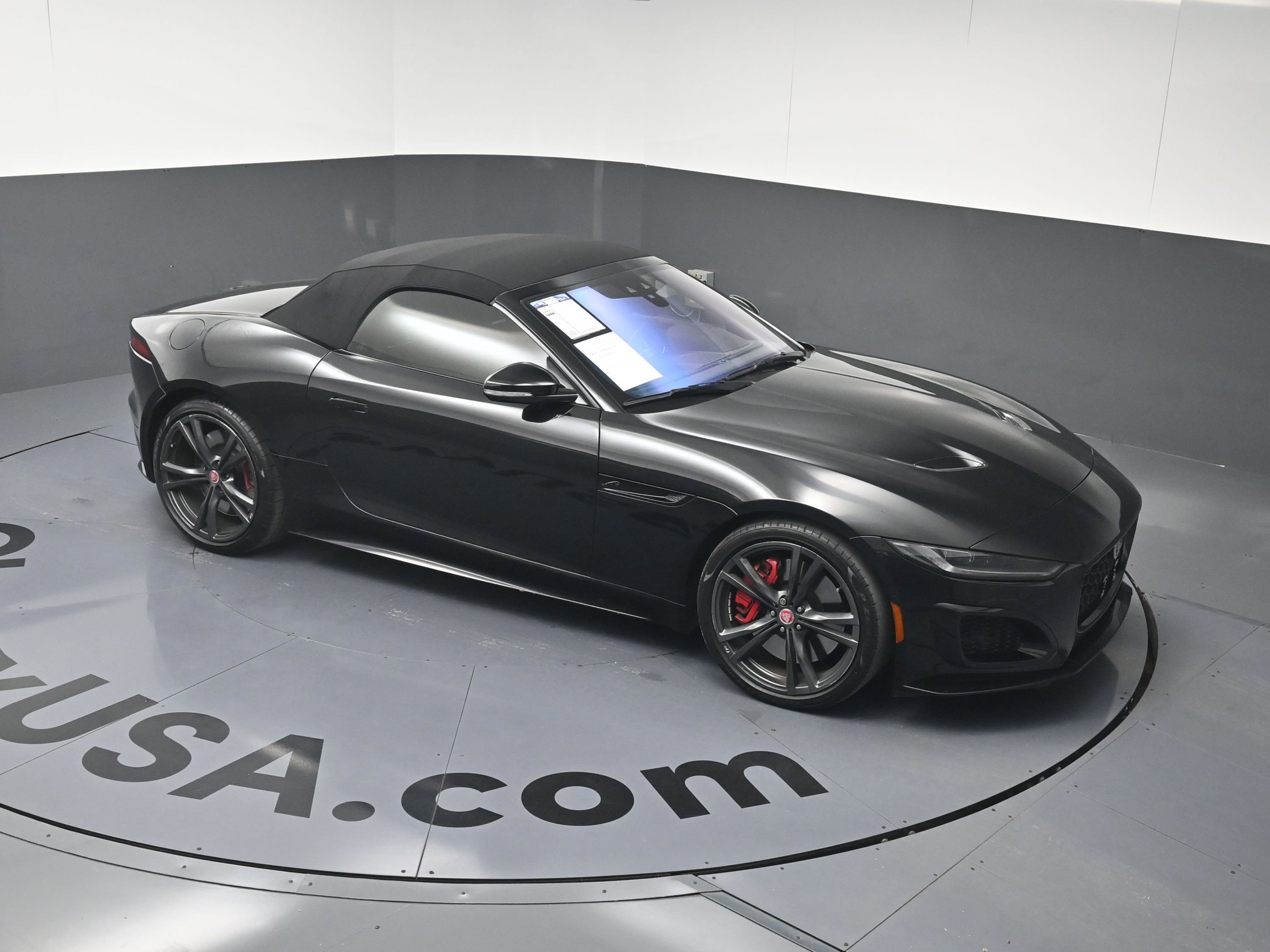 Used 2021 Jaguar F-TYPE R image 23