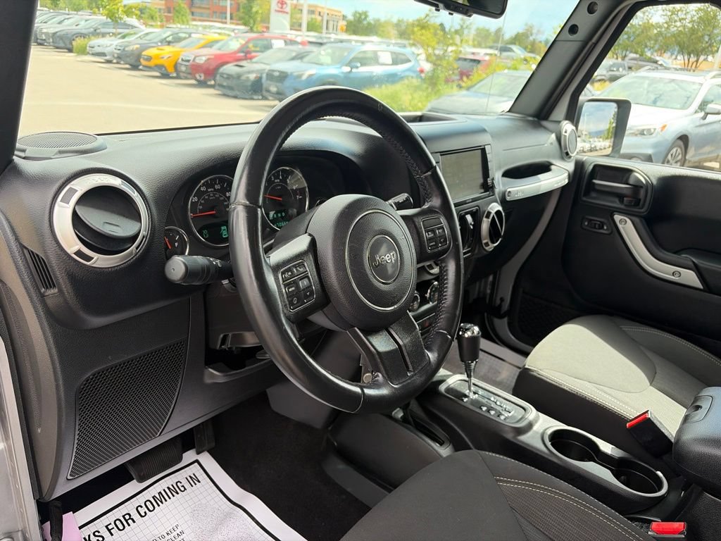 Used 2017 Jeep Wrangler Unlimited Sahara w/ Connectivity Group AWD/4WD image 26