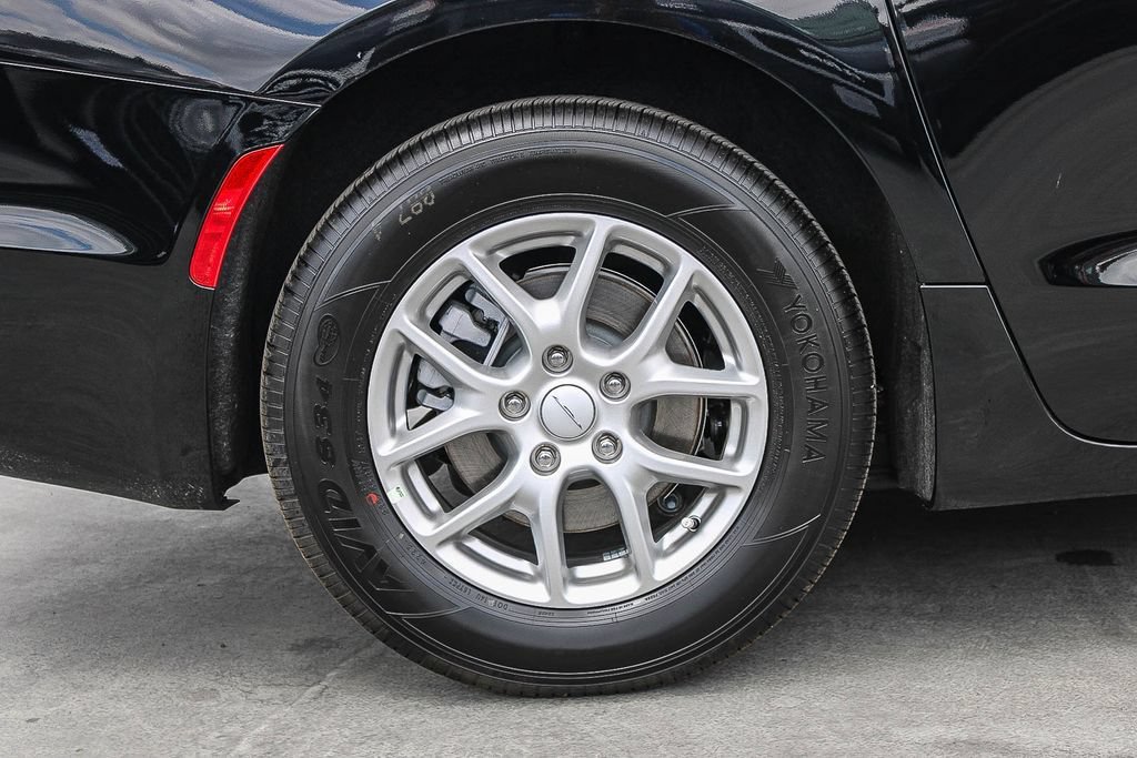 New 2027 Chrysler Pacifica Select FWD image 12