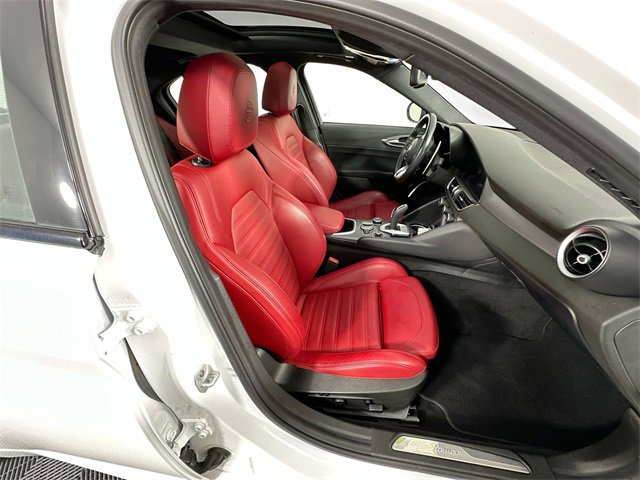 Used 2022 Alfa Romeo Giulia Veloce image 30